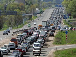 На трассе М-4 Дон на Кубани, ограничат движение грузовиков до конца лета из-за огромного количества пробок  