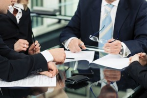 Урегулирование споров между компанией по перевозке грузов и заказчиком 